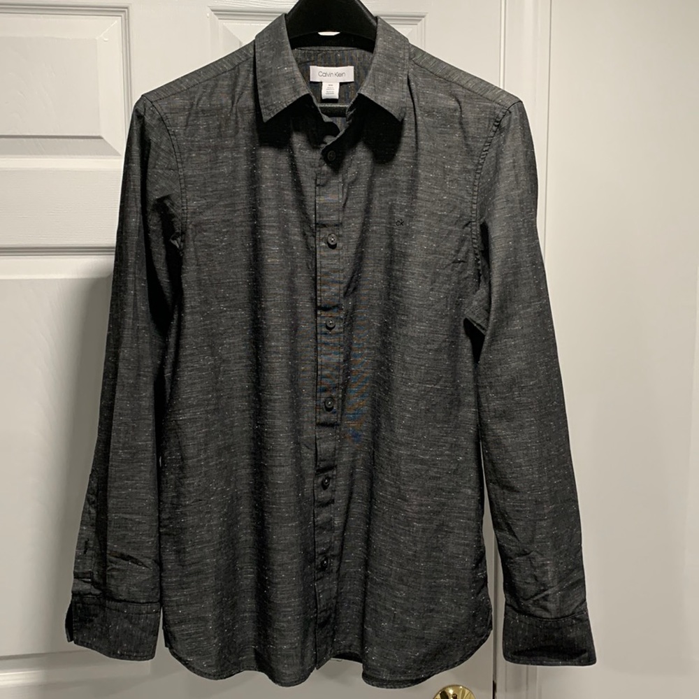 Calvin Klein Button Down Long Sleeves Shirt • Size M